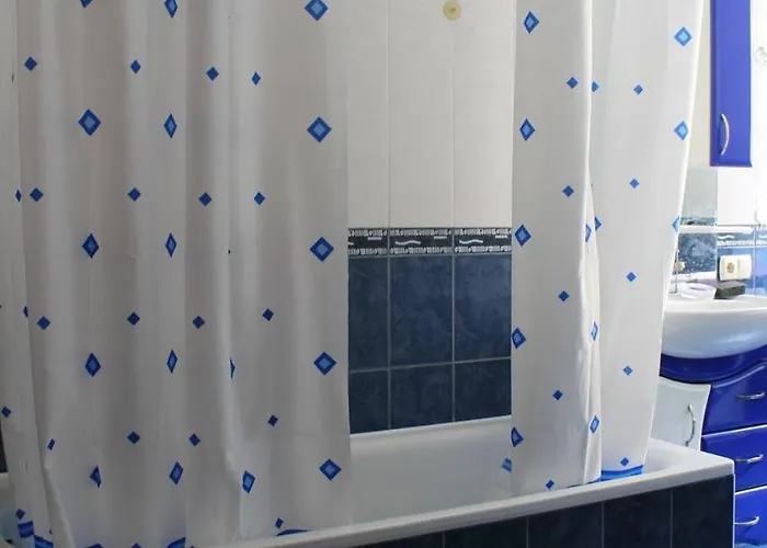 в центре на малой арнаутской