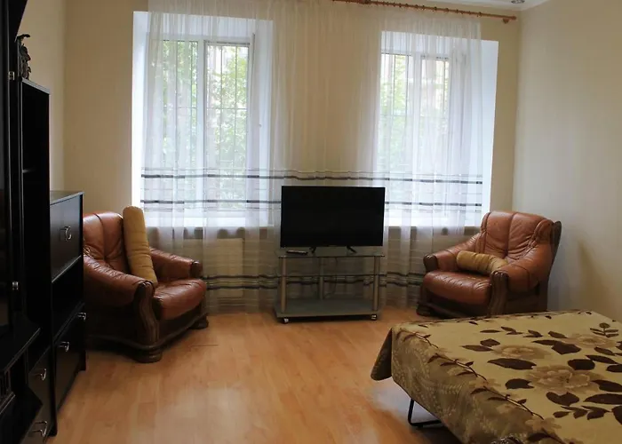 в центре на малой арнаутской